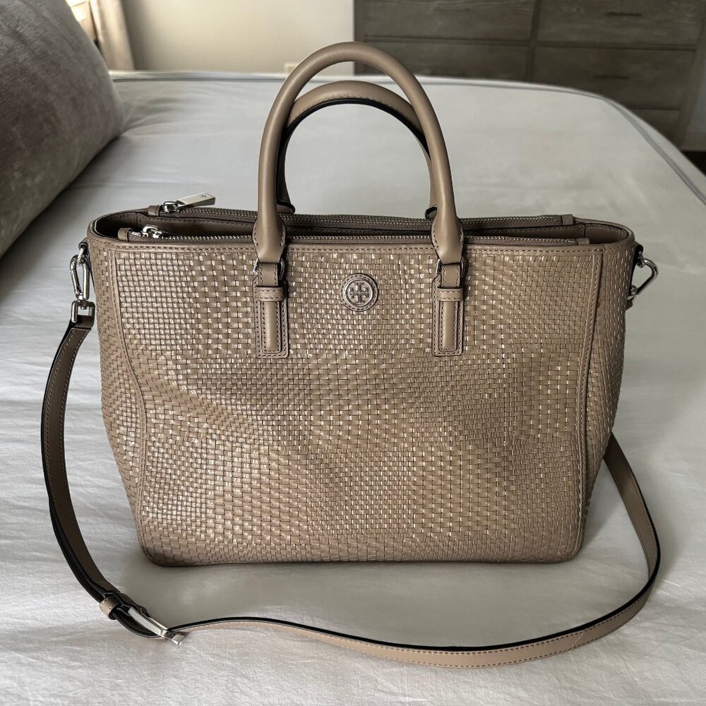 Tory Burch Robinson Large Tote in Taupe